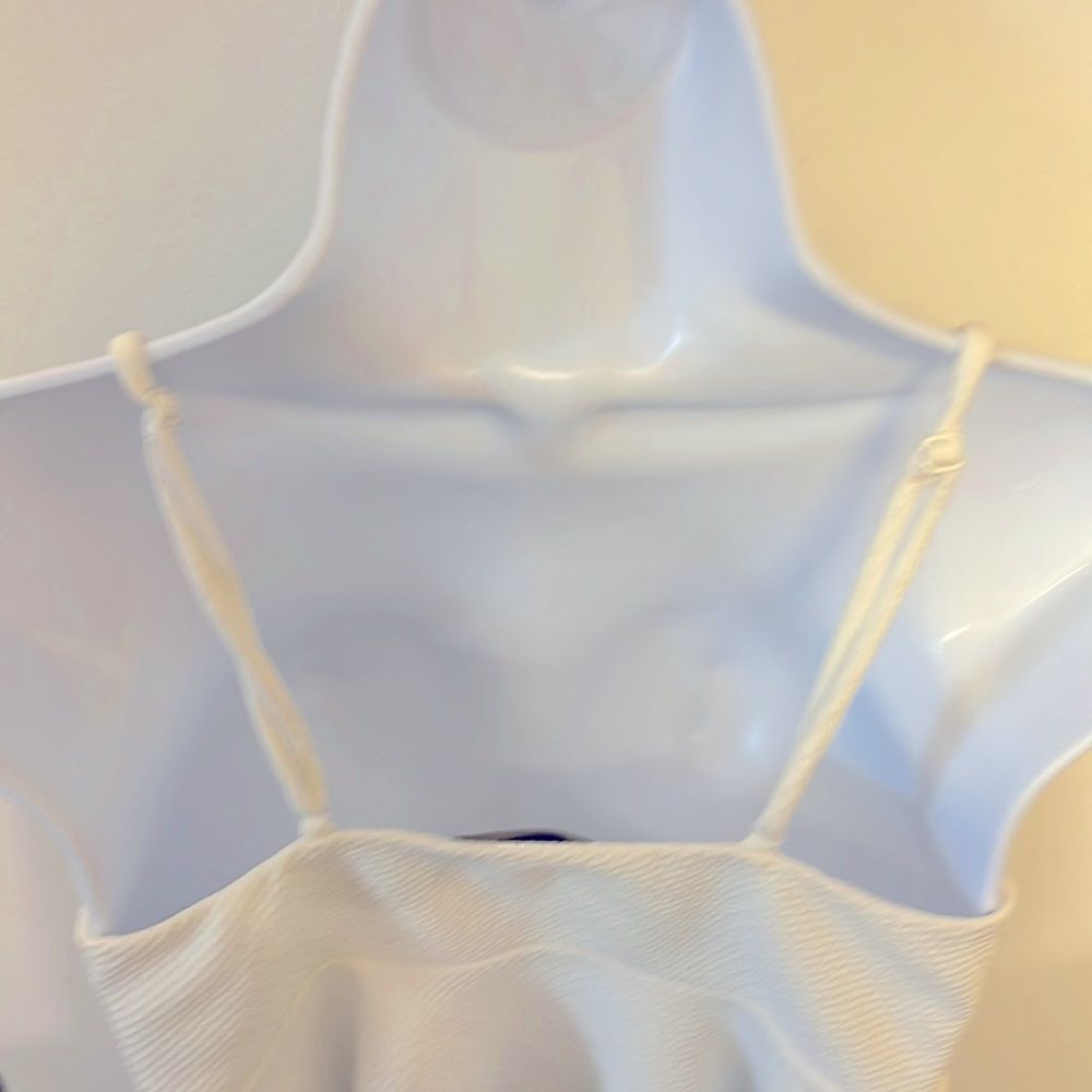 Forever 21 White Peplum Crop Top Size Small - Picture 4 of 4